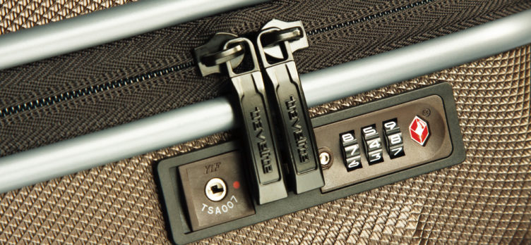 How to use luggage lock ?