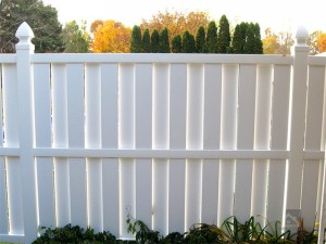 3-рейковий FenceMaster PVC Semi Privacy Parket Fence Fence FM-411 з 7/8″ x6″ Picket Fence