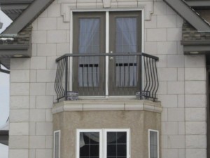 Balustrada de balcon din aluminiu cu coș FM-605
