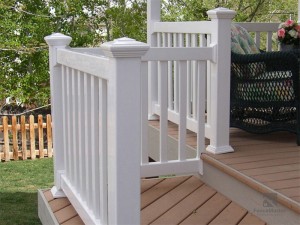 Plochý PVC vinylový plot FM-407 pro bazén, zahradu a terasy