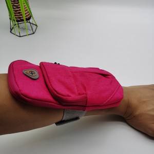 rokas soma rozā krāsā