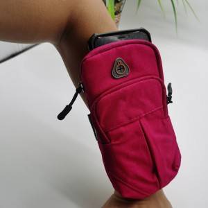 taška na ruku v ružovej farbe