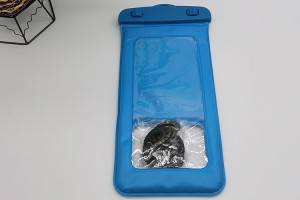 vandtæt taske i blå farve