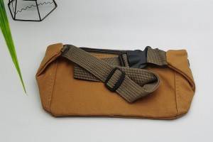 bossa de cintura de color marró