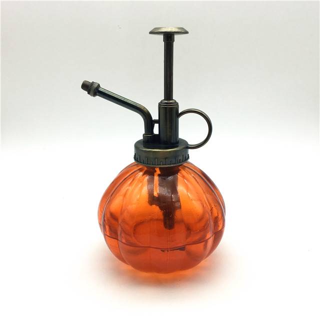 Best quality Fresh Milk Glass Bottle - Small Vintage Decorative Glass Pumpkin Watering Can Pot with spray pump – Wan Xuan