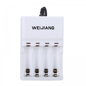 4-slot USB Battery Charger