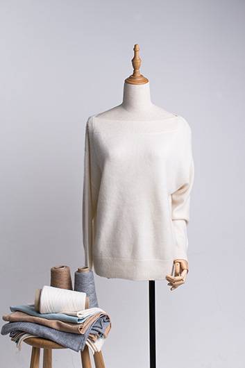 100% Cashmere boat neck drop shoulder sweater CH20141