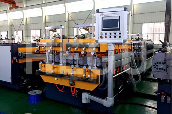 Top Quality Automatic Level Machine Extruded - Plastic sheet machine  Auxiliary machines for the PP hollow profile sheet machine – WOOD-PLASTIC