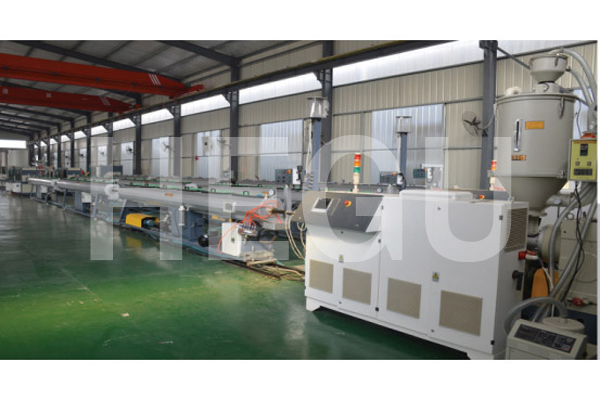 Europe style for Pvc Trunking Profile Production Line - PE PP PPR pipe machine  PP pipe making machine – WOOD-PLASTIC