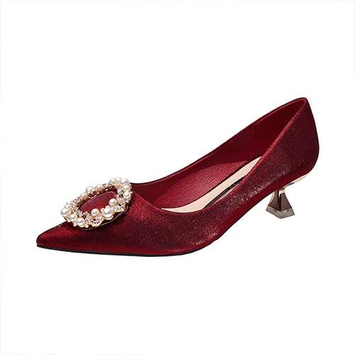 Модни црвени високи потпетици во француски стил со сатенски свадбени обувки од кристали и кругови