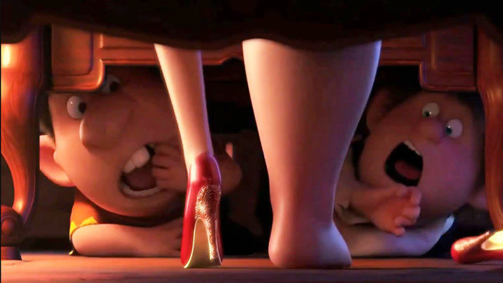 BIG NEWS：SNOW WHITE THROW HER RED SHOES AND TAKE THIS PAIRS!