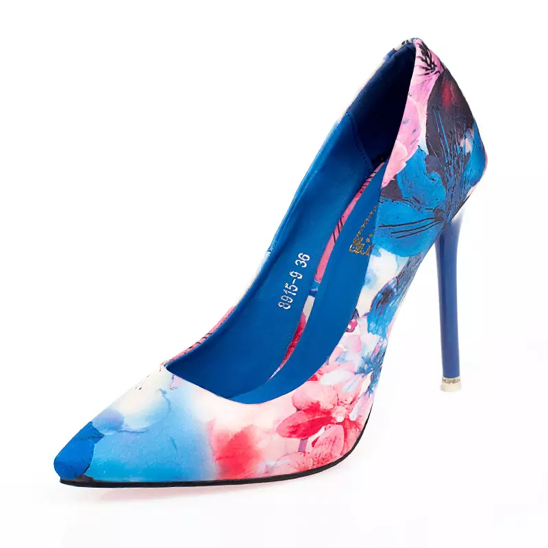 Fancy Shoes Цвеќиња со печатени стилето потпетици