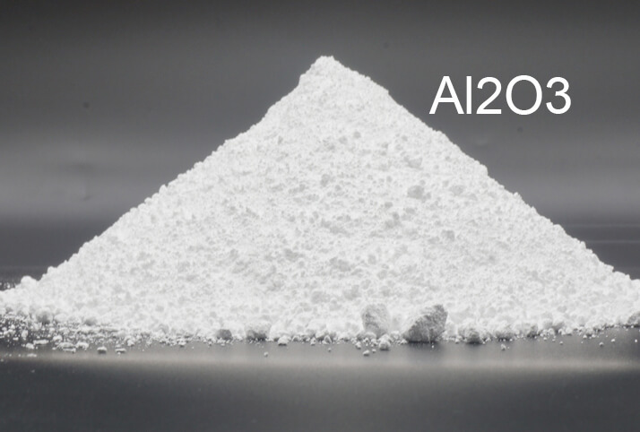 Ero alumiinioksidin ja kalsinoidun alumiinioksidin välillä