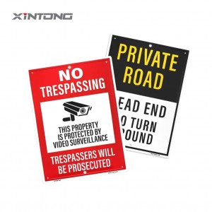 Znak ploče upozorenja na vanjskoj cesti