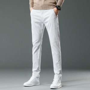 Uudet miesten vapaa-ajan housut korealainen versio ohuet stretch-pienet housut miesten syksyiset suoralahkeiset nuorten housut
