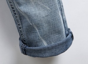 Popularaj Spireblaj Ŝiritaj Jeans Zipper Fly Jeans Viroj
