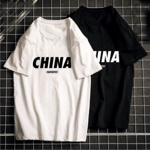 Машки маици со кружна јака и кратки ракави со печатени букви на големо