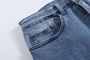 हाई स्ट्रीट पर्सनैलिटी लूज स्ट्रेट पैंट्स एम्ब्रॉएडर्ड लव डिज़ाइन पुरुषों की जींस