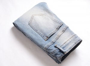 ג'ינס גברים עם הדפס דק בגזרה תכלת