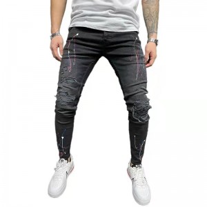 Firotina germ a pantolonên lingê rasterast bi spray boyaxê avêtin jeansên zirav ên çiyayî