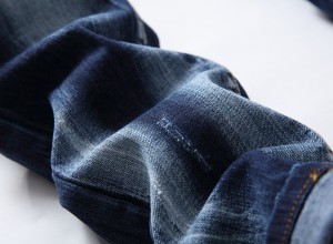 Módne Ležérne roztrhané džínsy s gombíkom v strede pása Strečové prané tenké džínsy pre mužov