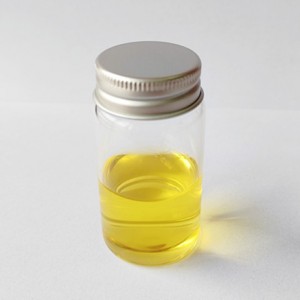 Ole-solvebla natura formo Kontraŭmaljuniga Vitamino K2-MK7 oleo