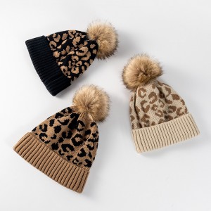 Cappellu di lana in maglia di palla di lana cù bordu arricciatu di leopardu per e donne cappellu di lana per esterni