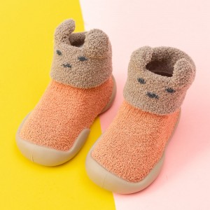Sepatu bayi sol karet beruang lucu