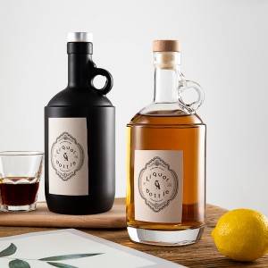 750 ml prispôsobená fľaša Moonshine Glass Liquor na whisky, rum