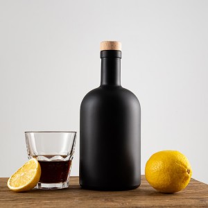 Шкляная бутэлька для гарэлкі Nordic Whisky з чорнай глазурай
