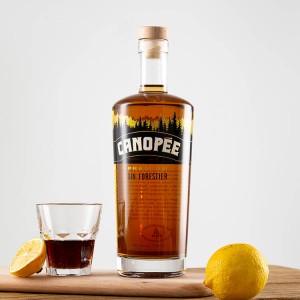 Klare/bereifte, maßgeschneiderte Whisky-Wodka-Flasche aus Glas mit Korkverschluss