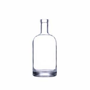 Butelka na alkohol Nordic o pojemności 500 ml z przezroczystego szkła z korkiem