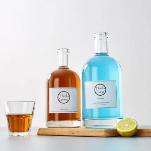 Sticla de whisky pentru băuturi spirtoase de sticlă, rotundă, transparentă, personalizată