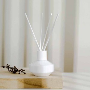 Most Popular Pure White Opal Glass Perfume Reed Diffuser Bottle