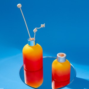 Red Yellow Ombre Screw Cap Round Glass Reed Diffuser Bottle
