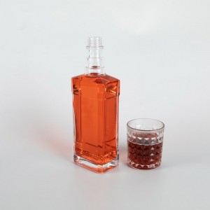 Botella de vidrio Bourbon cuadrada plana y vacía de 700 ml