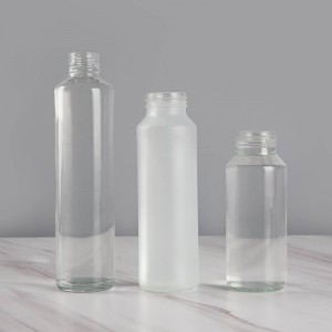 Порожні циліндричні скляні пляшки для напоїв для артезіанської негазованої води