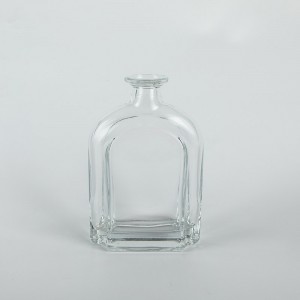 Bottiglia di brandy in vetro piatto trasparente da 750 ml con tappo in sughero