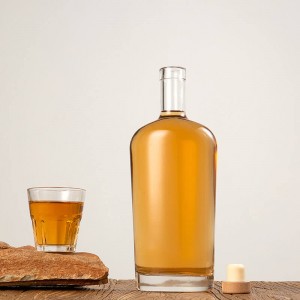 Плоска стъклена бутилка за алкохол Philly Tequila от 750 ml с коркова тапа