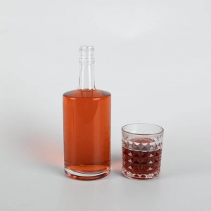 750ML Flat Shoulder Round Glass Vodka Bottle