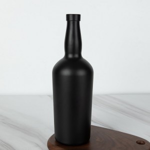 Mattschwarze 750 ml leere Gin-Flasche aus Tennessee-Glas