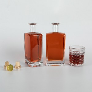 Szögletes 700 ml-es Tequila Super Flint alkoholos üveg