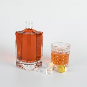 650ML Square Clear Customized Glass Liquor Bottles