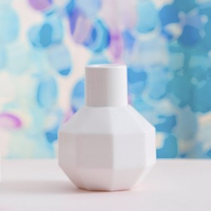 Hot Sale Small Luxury Bathroom Aroma Diffuser White Glass Bottle