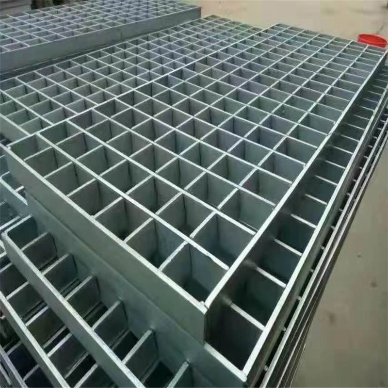 Galvanized Stair Treads Steel Grating for Sale