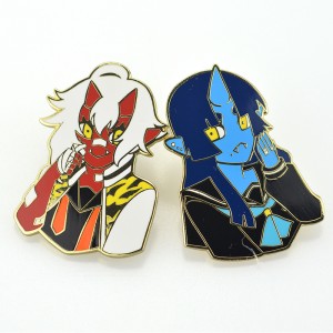 គំរូរចនាផ្ទាល់ខ្លួនដោយឥតគិតថ្លៃ តួរូបតុក្កតាលោហធាតុ Collar Lapel Pin Badge ផលិត Hard Soft Enamel Slayer Anime Enamel Pin