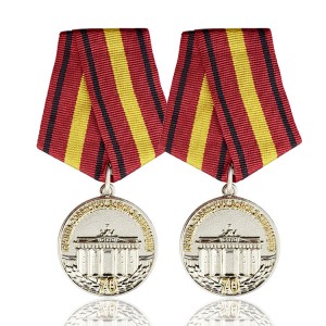Medaliwn Custom Die Cast Bathodyn Metel Medalau Milwrol Rhyfel 3D A Medal Gwobrwyo Anrhydedd Gyda Bathodyn Medal Rhuban