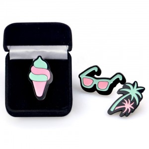 Wholesale Dyed Metal Enamel Metal Pin Manufacturer Custom Collectable Cute Lapel Pin Painted Brooch Badges With Gift Box