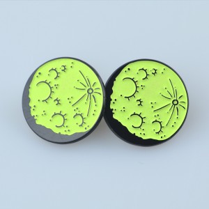 Crafts Wholesale Manufacturers Zinc Alloy Free Sample Custom Gradient Pin Collar Soft Hard Dyed Metal Enamel Pin