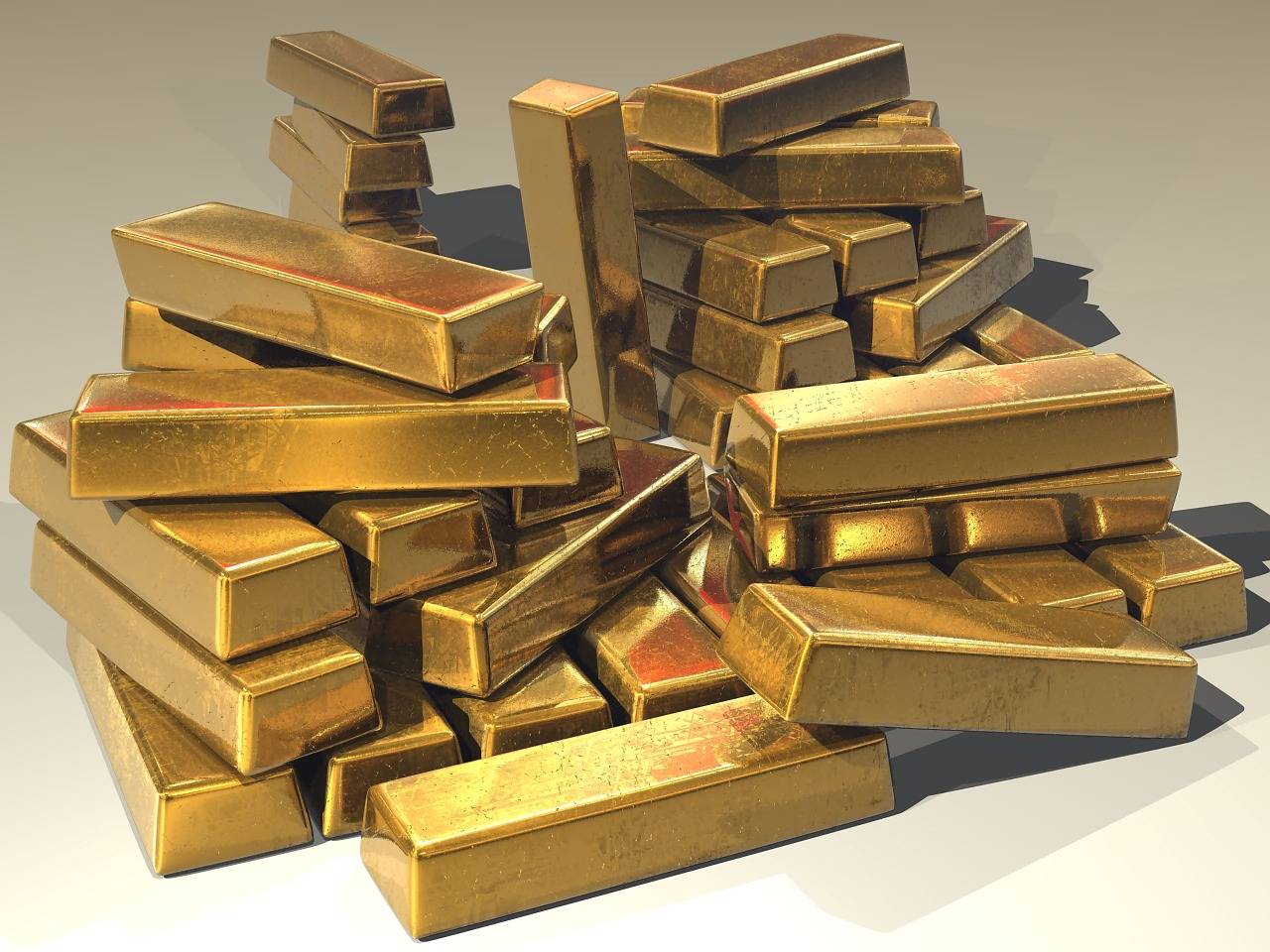 Биткоинот го следи падот на златото Цената на златото падна под 2.000 долари, Биткоинот следеше по падот на златото